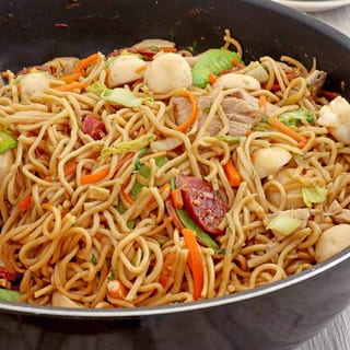 28. Mix Pancit Canton & Bihon